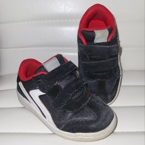 Kid's Shoes: Size 8, Cat and Jack
